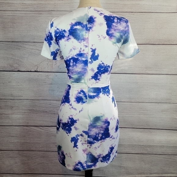 BEC & Bridge Saint Cloud Tie Dye Print Cut Out Waist Mini Dress Size 4 - Picture 4 of 9
